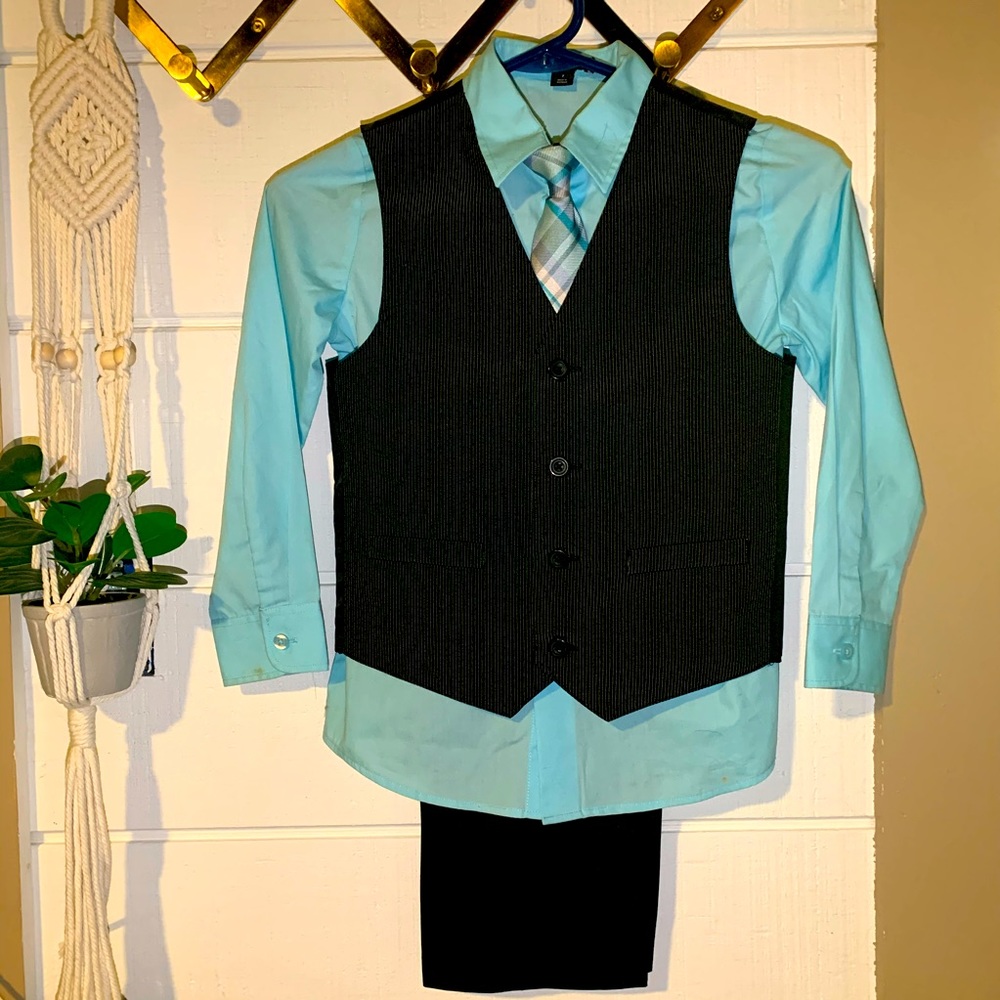 Boys Full piece suit Sz 7
